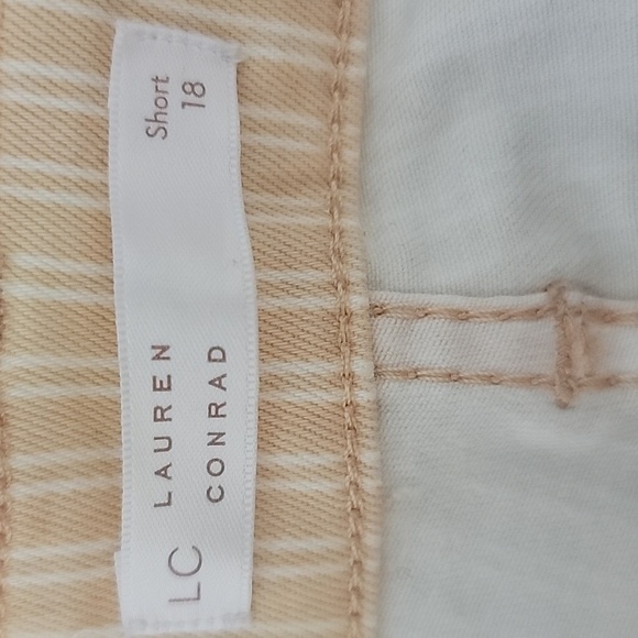 NWT LC Lauren Conrad | Peach Railroad Stripe High Rise Cutoff Shorts Size 18 - Picture 5 of 5